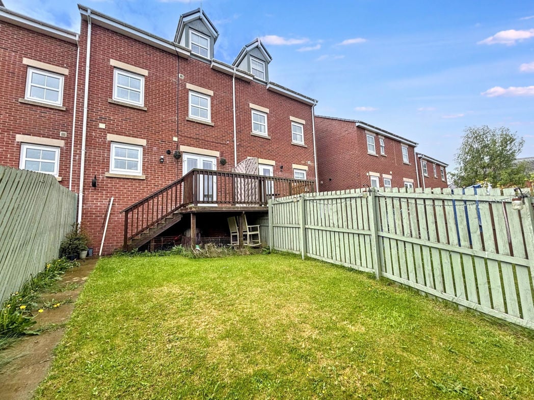 Property image 10 of 12