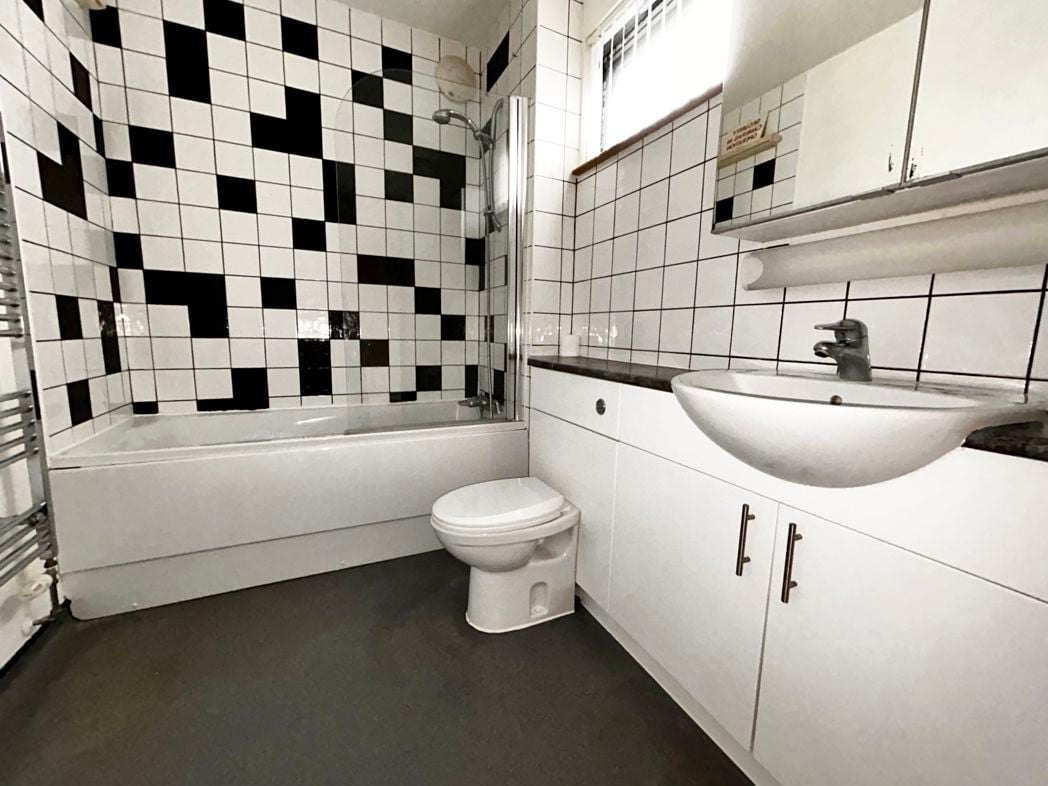 Property image 8 of 13
