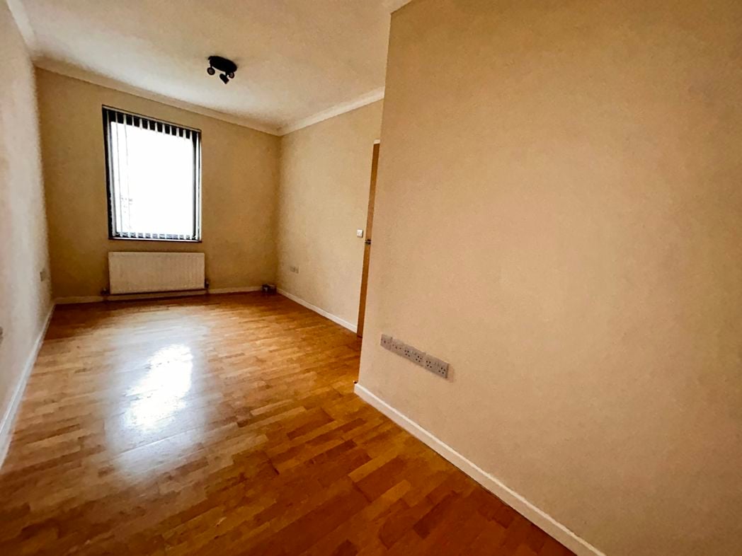 Property image 10 of 13