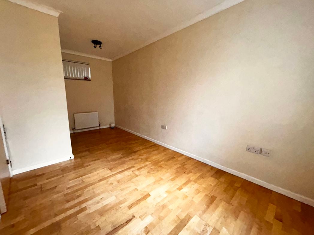 Property image 11 of 13