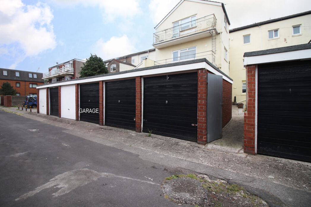 Property image 12 of 17