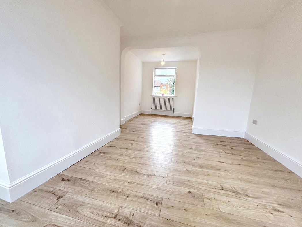 Property image 4 of 12