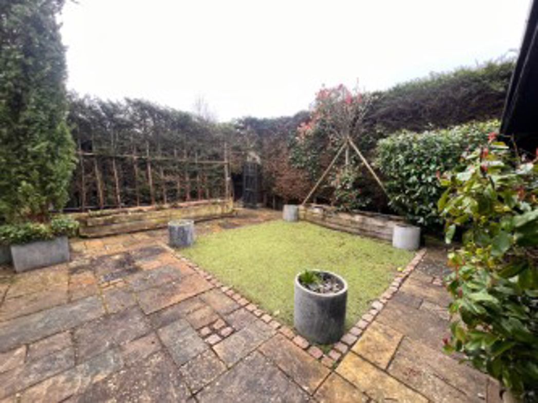 Property image 4 of 23
