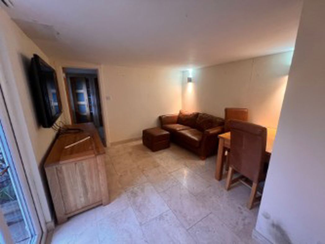 Property image 17 of 23