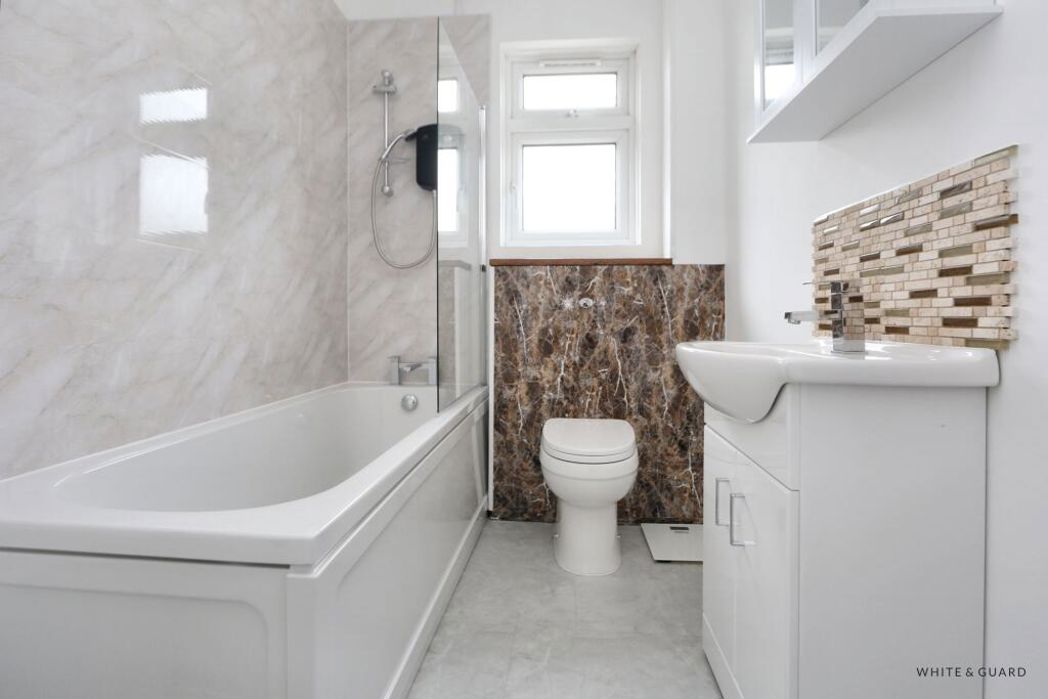 Property image 6 of 7