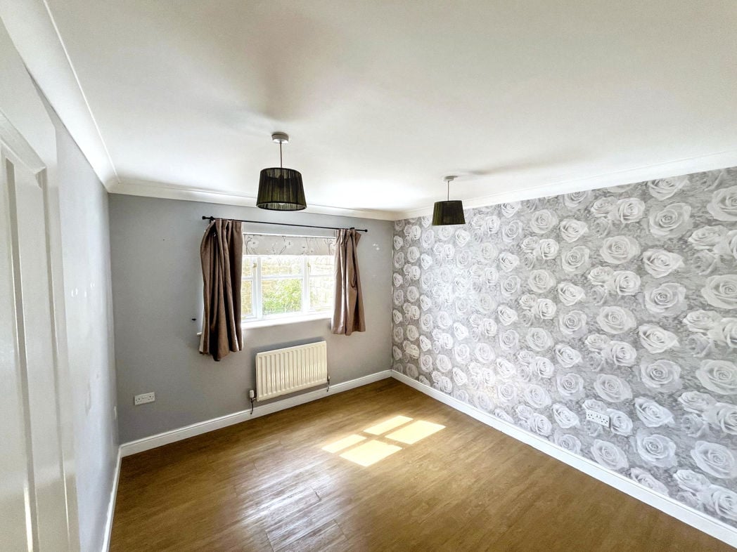 Property image 6 of 9