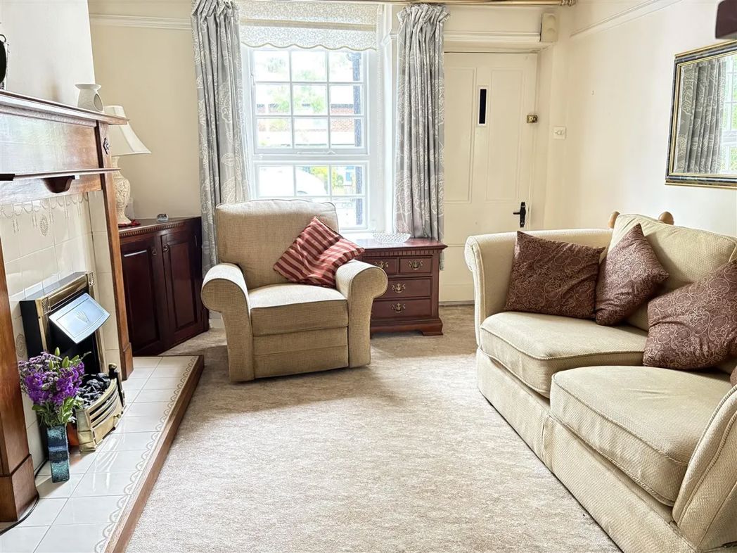 Property image 7 of 19