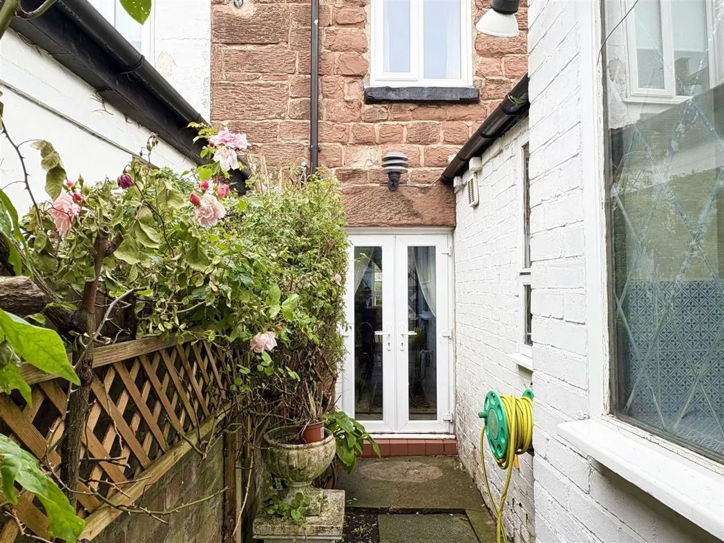 Property image 16 of 19