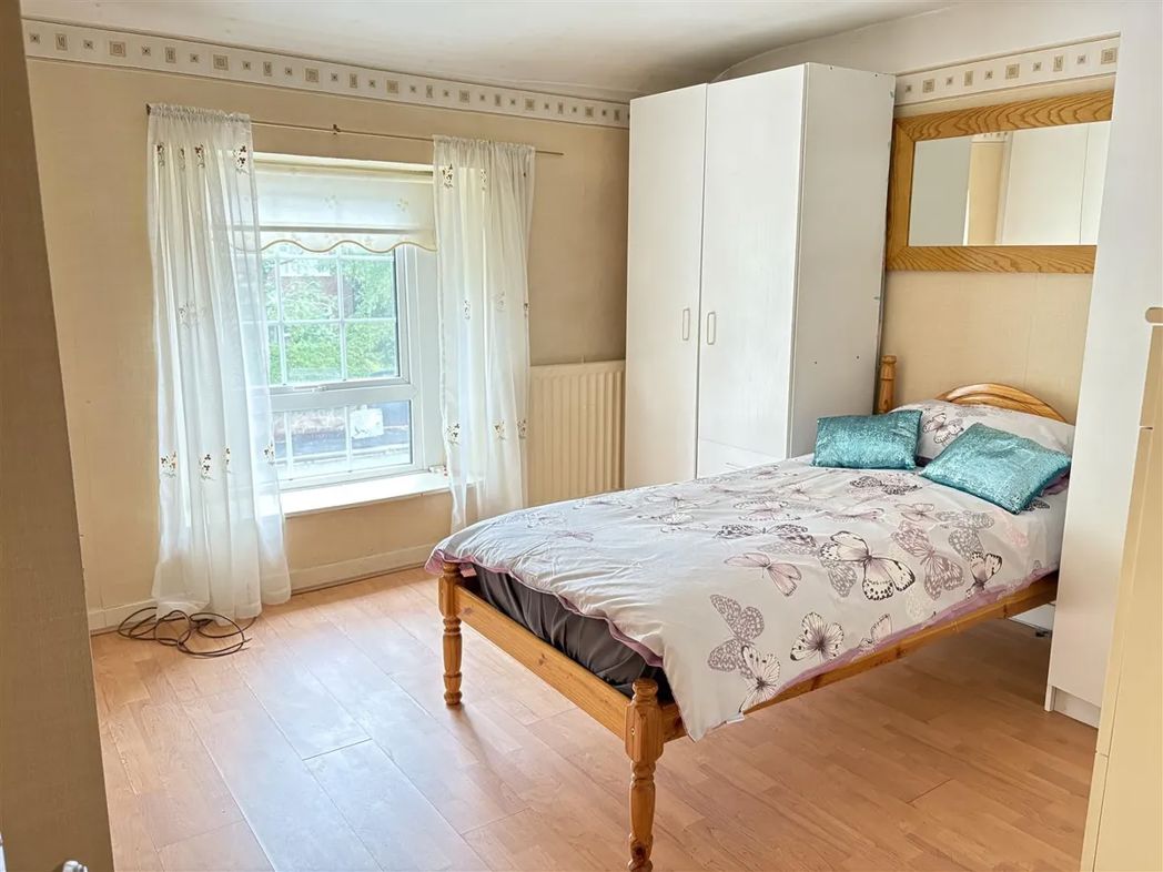 Property image 12 of 19