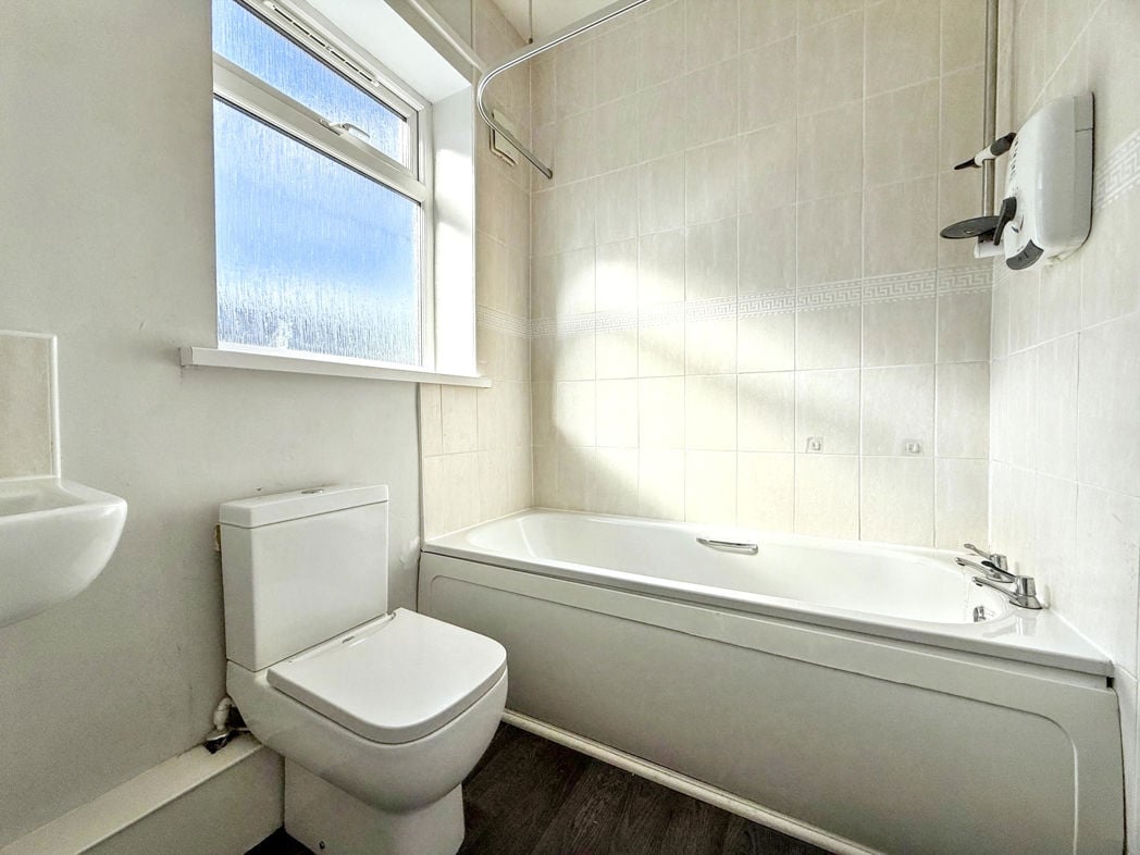 Property image 10 of 17