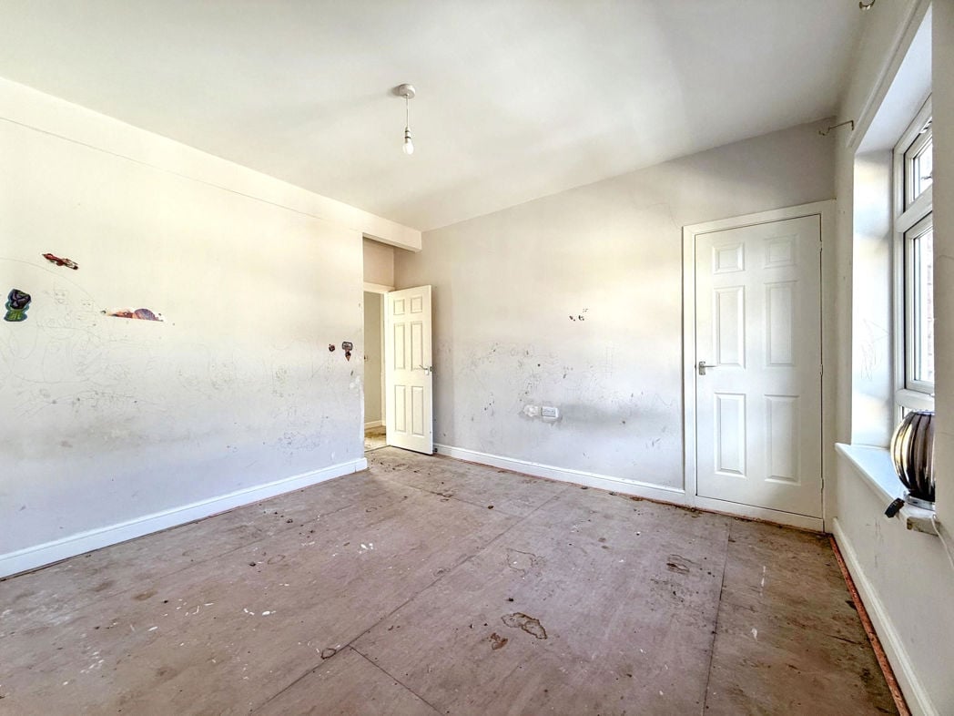 Property image 13 of 17
