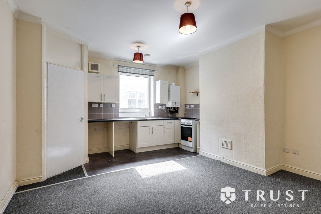 Property image 2 of 11