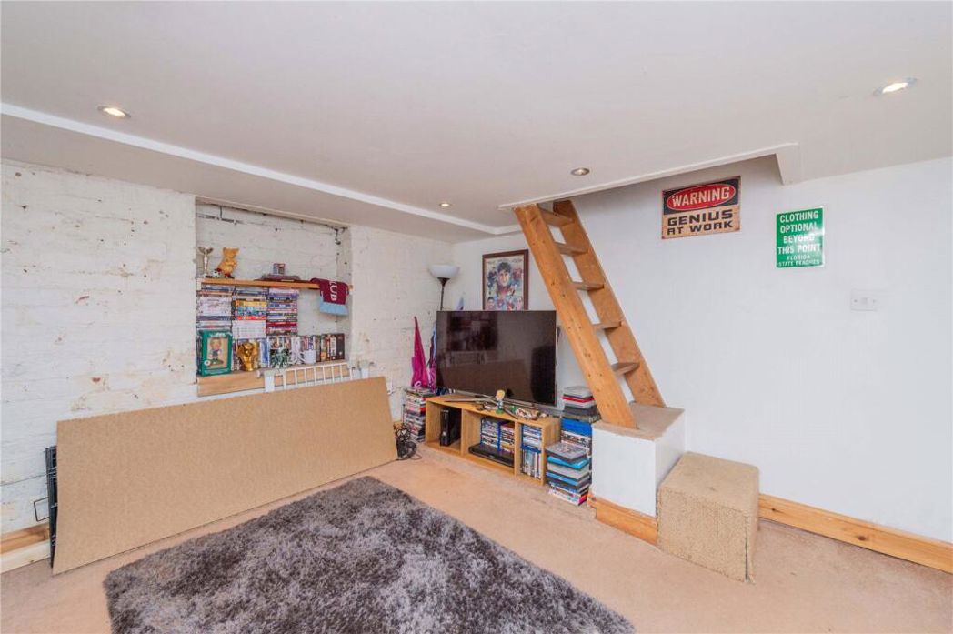 Property image 11 of 25