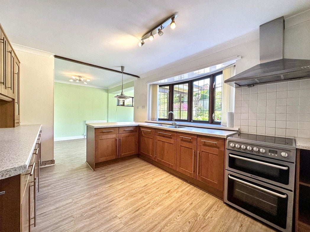 Property image 4 of 32
