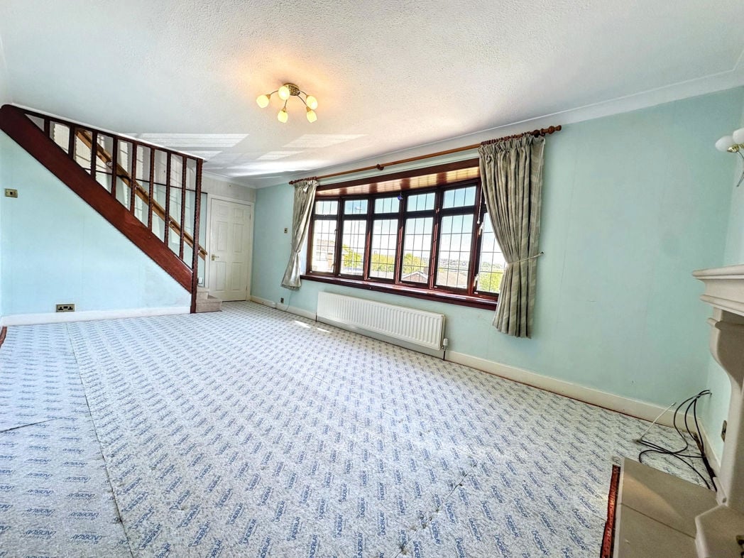 Property image 2 of 32