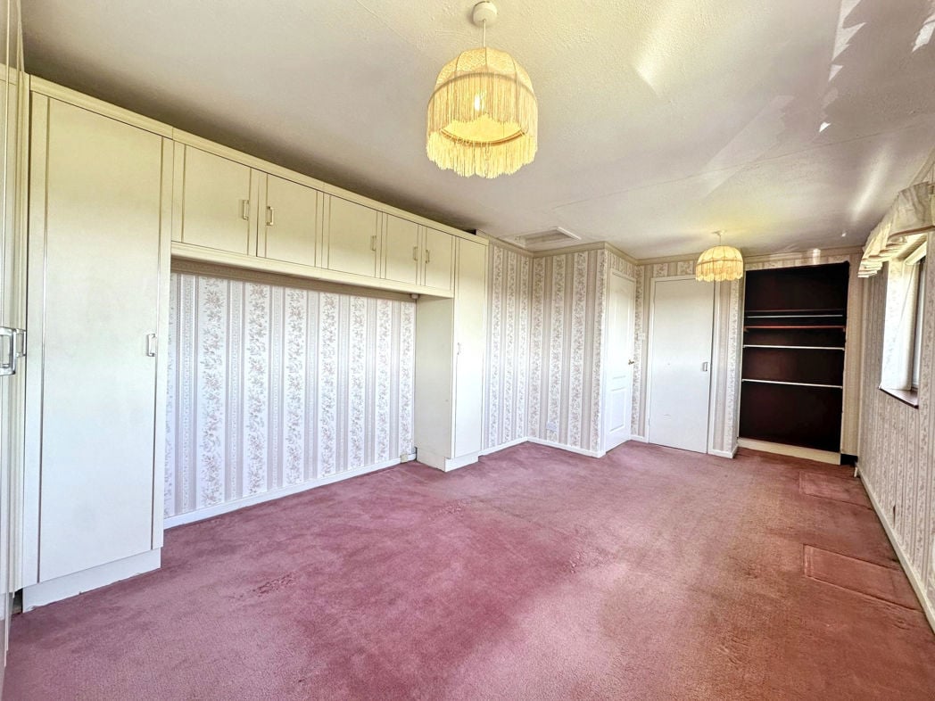 Property image 19 of 32