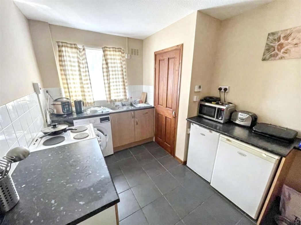 Property image 3 of 6
