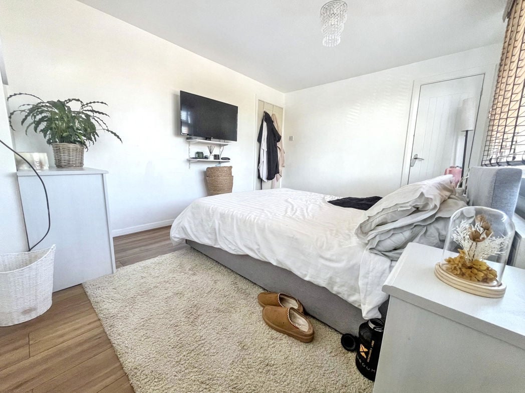 Property image 11 of 21