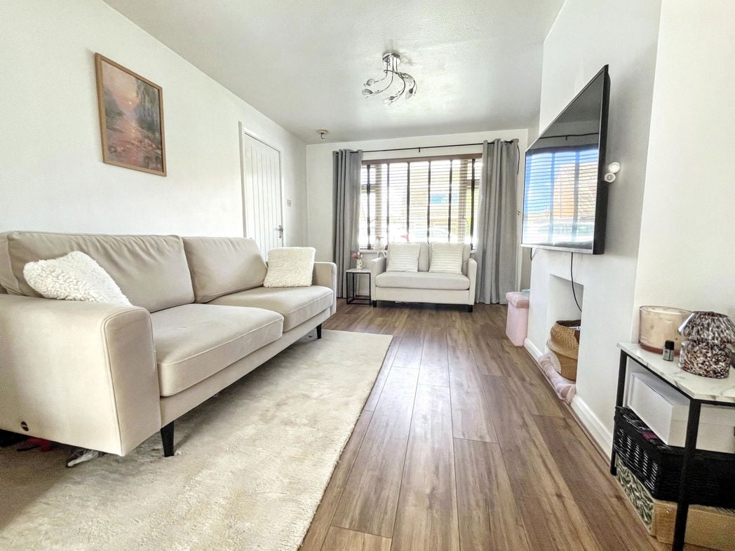 Property image 2 of 21