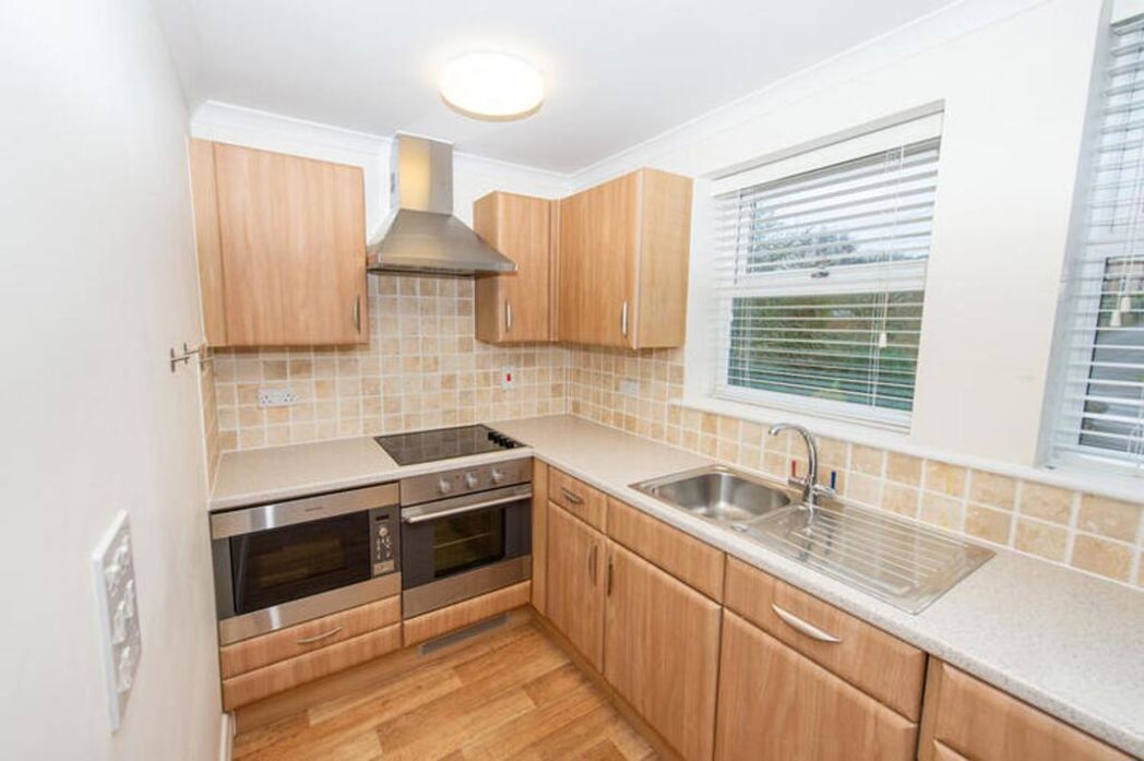 Property image 4 of 18