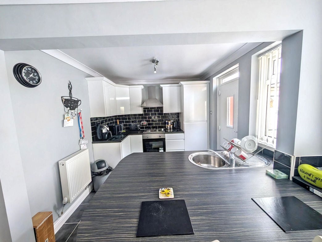 Property image 5 of 13