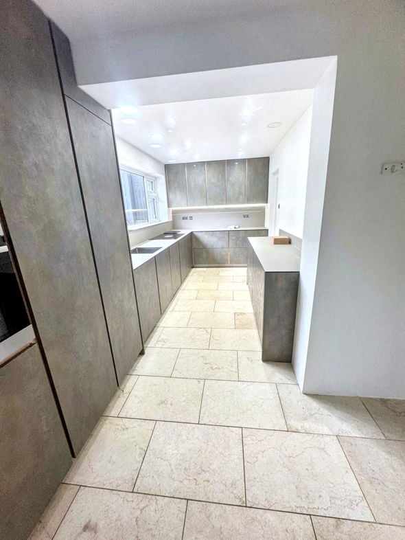 Property image 7 of 34