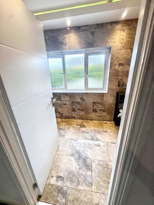 Property image 13 of 34