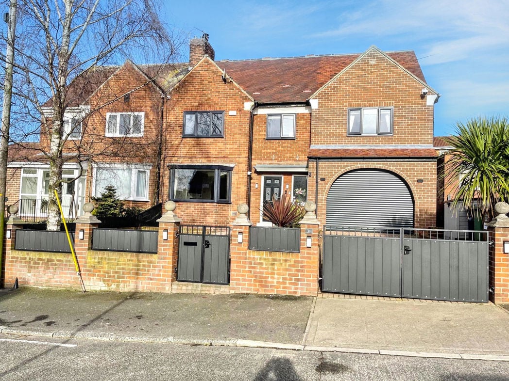 Property image 25 of 34