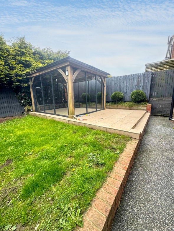 Property image 32 of 34