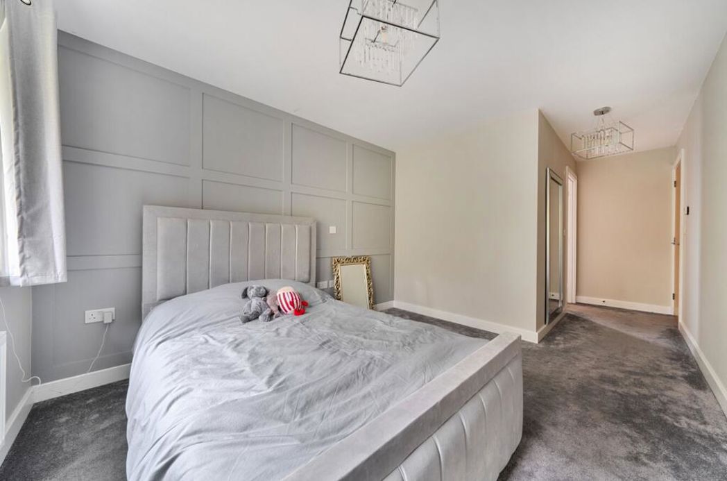 Property image 10 of 17