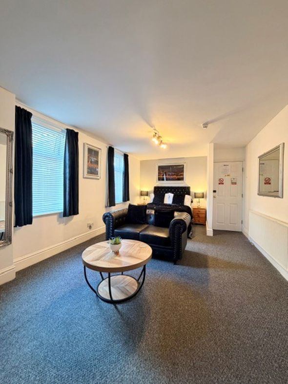 Property image 4 of 39