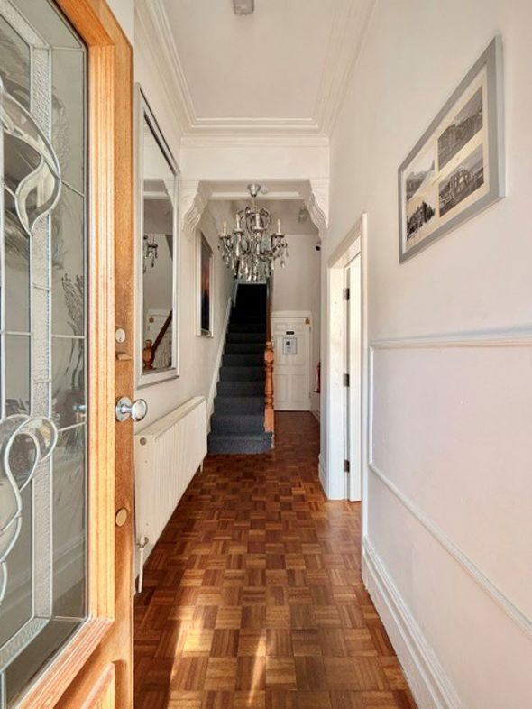 Property image 5 of 39