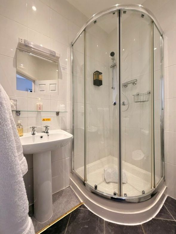 Property image 15 of 39