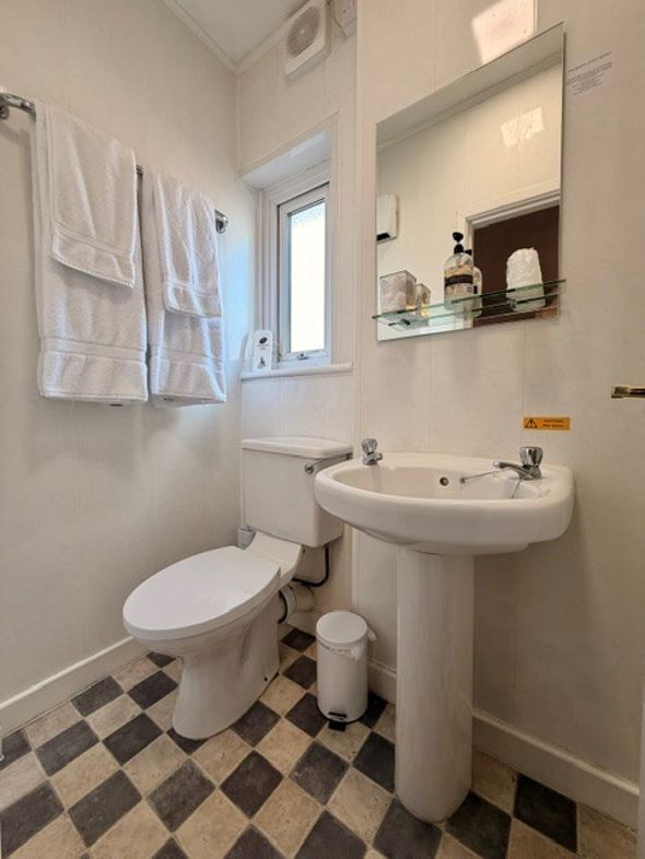 Property image 16 of 39