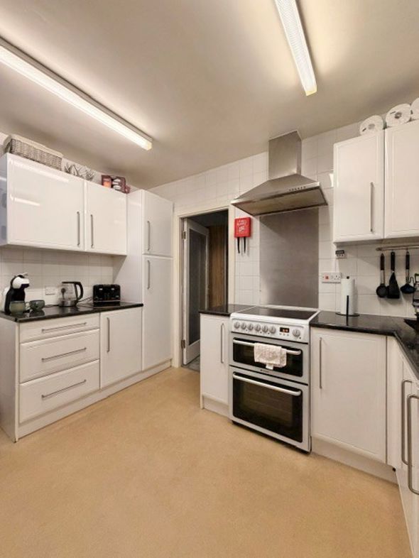 Property image 13 of 39