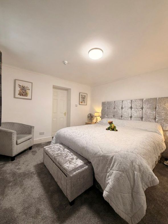 Property image 21 of 39