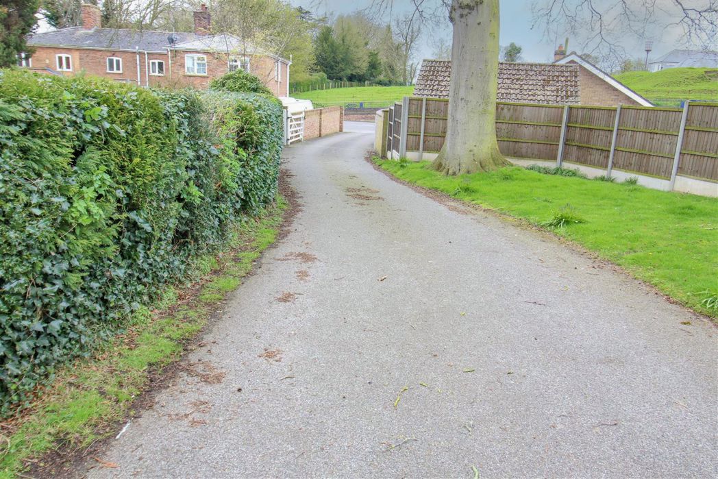 Property image 4 of 8