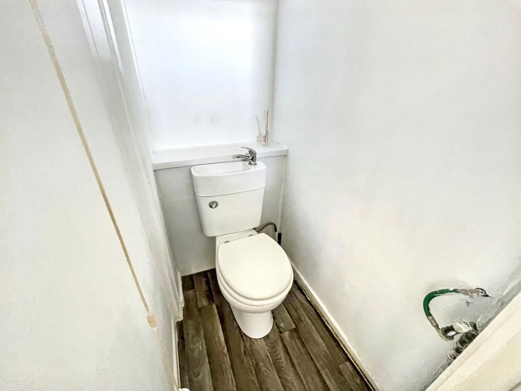 Property image 6 of 11