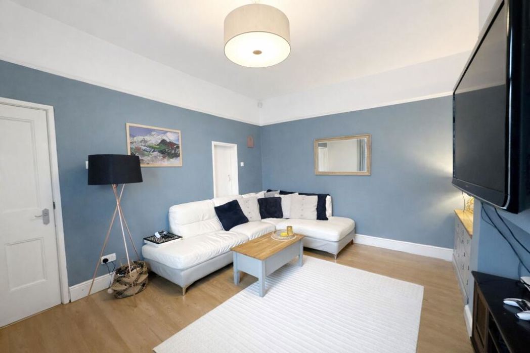 Property image 4 of 15