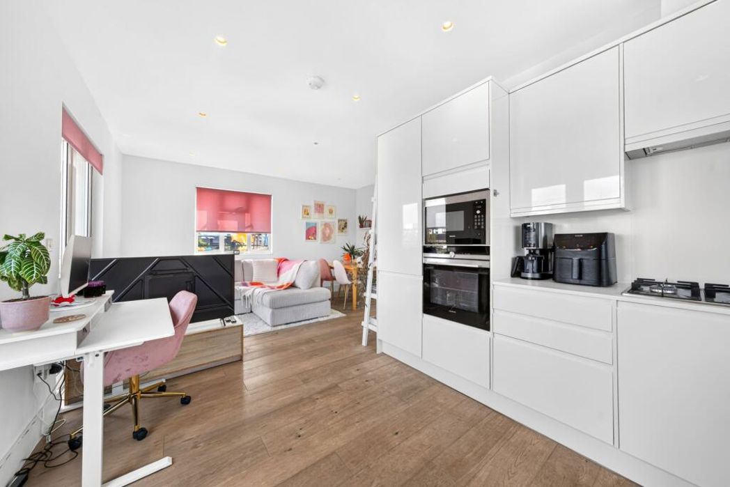 Property image 8 of 16