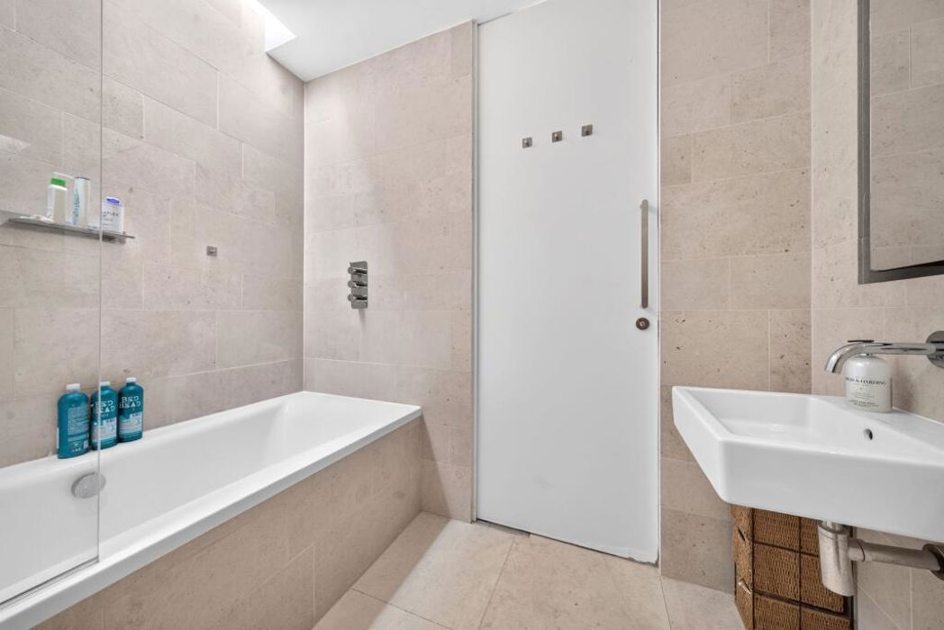 Property image 13 of 16