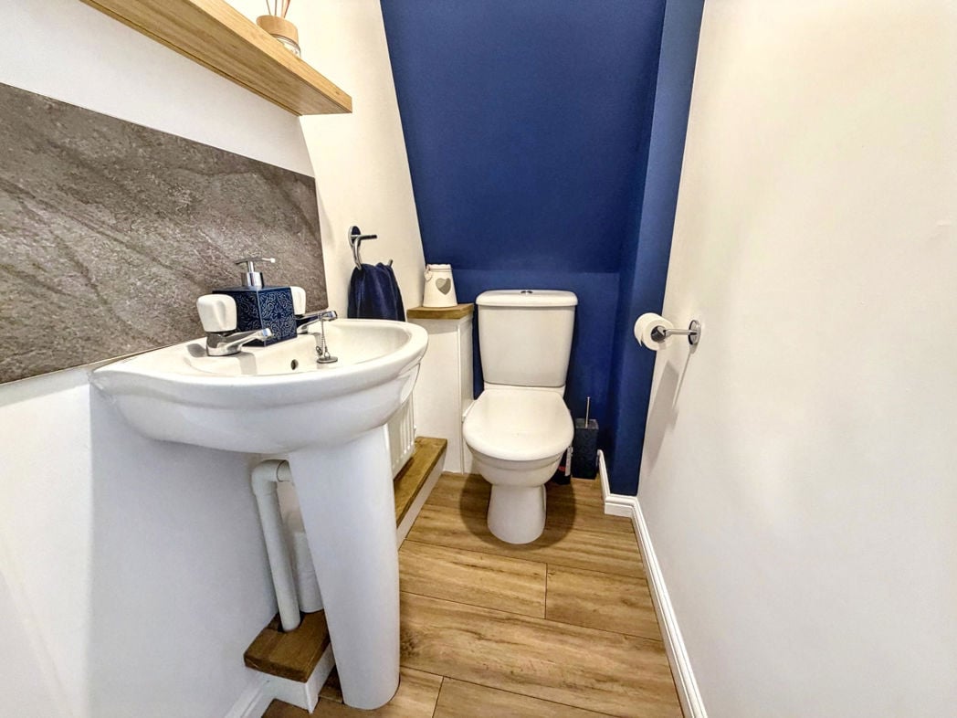 Property image 16 of 38