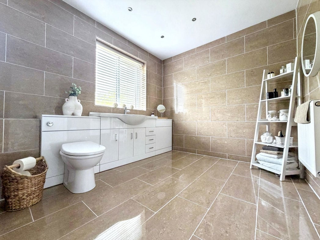Property image 26 of 38