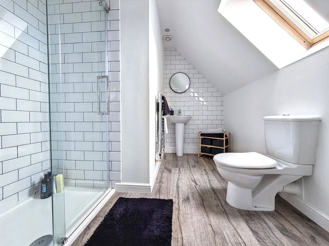 Property image 32 of 38