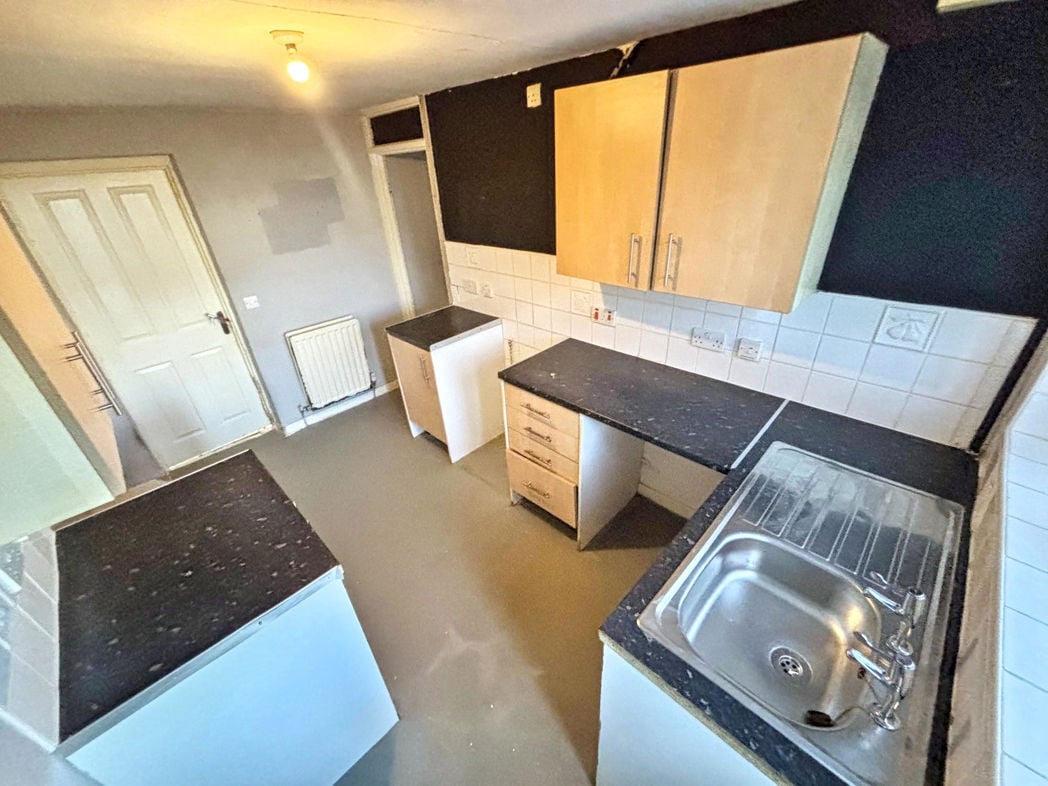 Property image 6 of 12