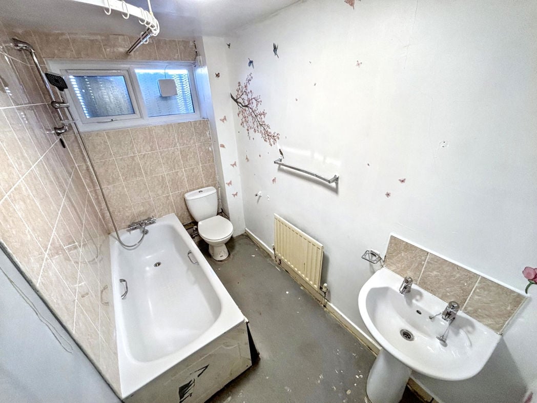 Property image 11 of 12