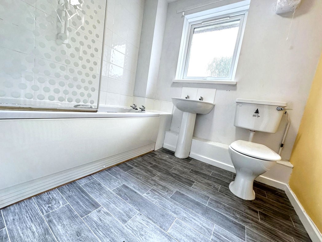 Property image 5 of 8