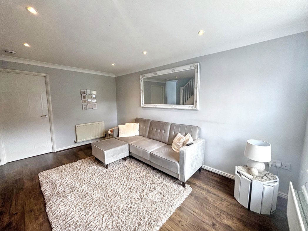 Property image 2 of 13