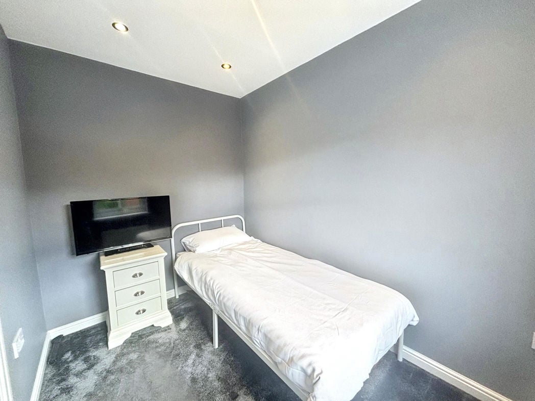 Property image 11 of 13