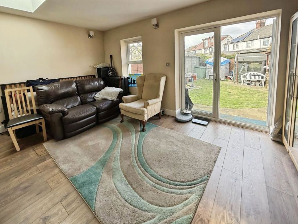 Property image 6 of 20